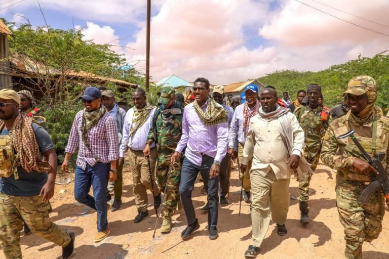 Madaxweynaha Galmudug iyo Wasiirka difaaca XFS oo kormeeray Xarumaha adeegyada Bulshada ee Xarardheere