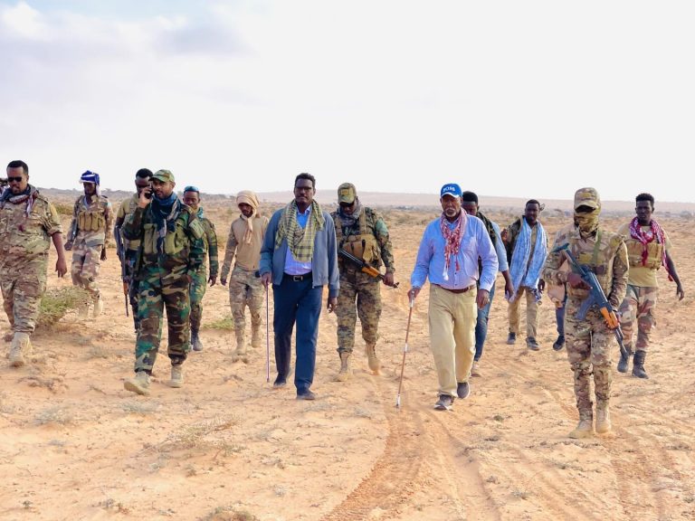 Madaxweyne Qoor-Qoor oo kormeer ku tagay fariisamaha Ciidanka Xoogga Dalka ee ku sugan deegaanada hoostaga Degmada Xarardheere