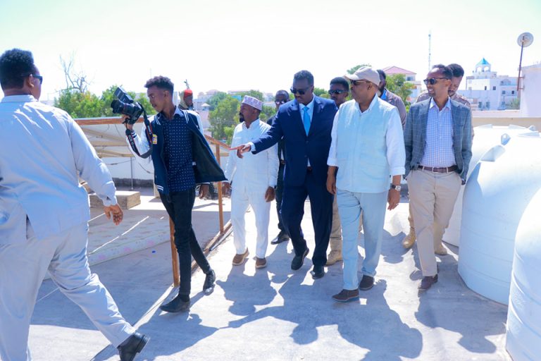 Madaxweyne Dani oo kormeer ku tagay Wasaaradda Dekedaha iyo Gaadiidka Badda ee magaalada Boosaaso