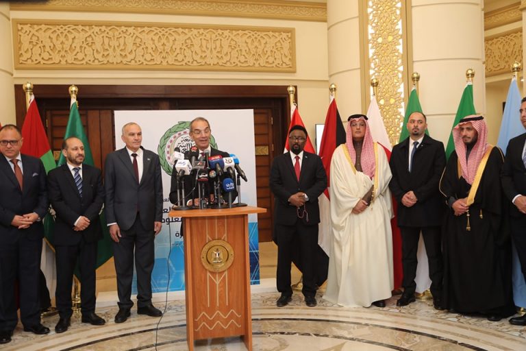 Wasiirka Isgaarsiinta iyo Teknolojiyada X.F.S oo ka qeyb galay Shirka Isgaarsiinta Jaamacadda Carabta