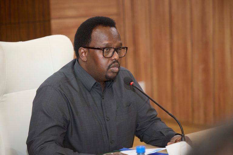 Ra’iisul Wasaare Ku Xigeenka XFS , Mudane Saalax Axmed Jaamac ayaa maanta shir guddoomiyey Guddi Hoosaadka Golaha Wasiirrada ee Tiirka Horumarinta Arrimaha bulshada