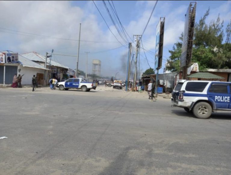 Ciidamada Booliska oo fuliyay howlgallo ay dad ku soo qab-qabteen