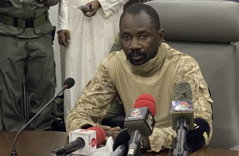 Dowladda Mali oo xabsiga ka sii daysay tiro kamid ah ciidamada Ivory Coast.