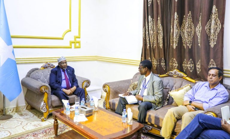 Guddoomiye Sheikh Aadan Madoobe oo la kulmay madaxa Xafiiska Siyaasadda Soomaaliya ee  (UNSOM)