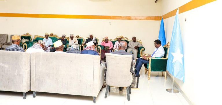 Madaxweynaha Galmudug oo kulan la qaatay Maamulka Degmada iyo qeybaha kala duwan ee bulshada ku dhaqan Degmada cabudwaaq