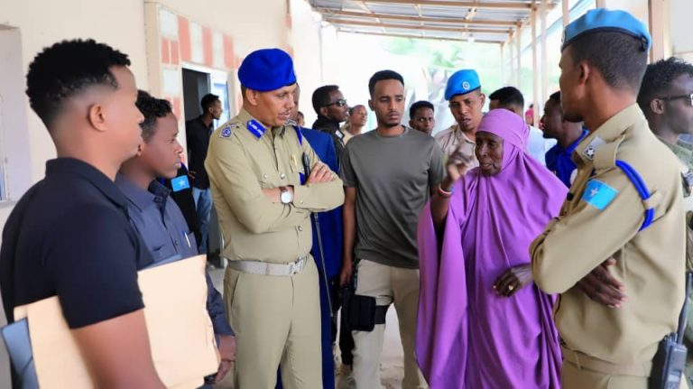 Taliyaha Ciidanka Booliska Soomaaliyeed oo Kormeer shaqo ku tagay Hoggaanka Baarista Dembiyada ee CID-da