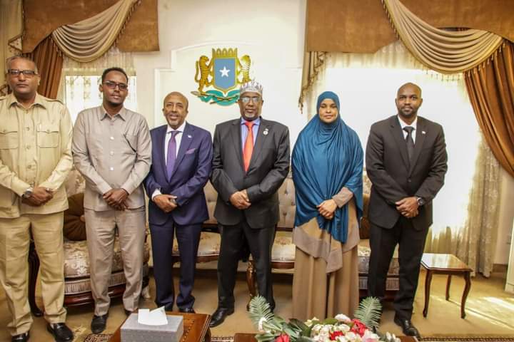 Guddoomiyaha Golaha Shacabka oo booqday Safaaradda Soomaaliya ee dalka Ciraaq