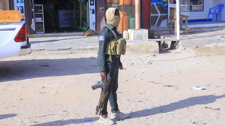 [DAAWO+SAWIRO] Ciidanka Booliska saldhigga degaanka Garasbaaleey oo dilay dhagarqabe ka tirsanaa Khawaarijta Al-Shabaab