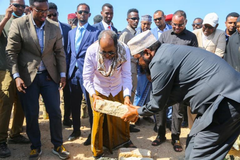 Madaxweyne Xasan Sheekh oo booqday deegaanka Malleeyleey oo hoostaga degmada Jamaame ee Gobolka Jubada hoose