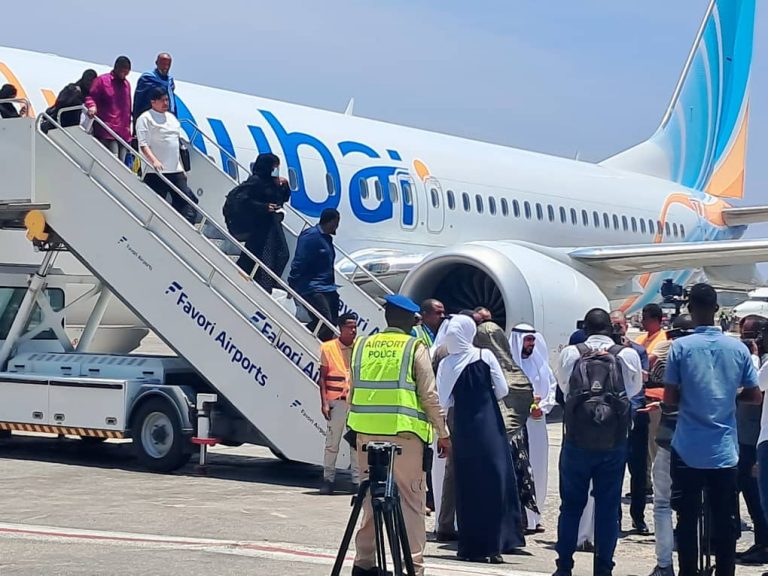 Diyaaradda Fly Dubai ayaa maanta si rasmi ah u bilowday Duulimaad toos ah oo Dubai  Muqdisho ah