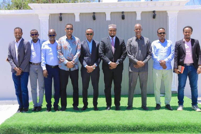 Wasiirka Wasaaradda Qorsheynta XFS oo booqday Xarunta Dhexe ee Hay’adda Maareynta Musiiboyinka Qaranka