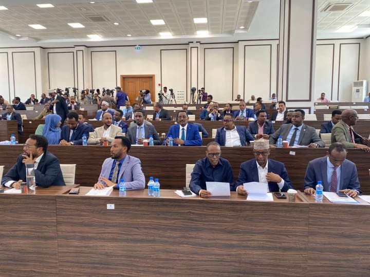 Kulanka xildhibaanada Golaha Shacabka ayaa hada furmay