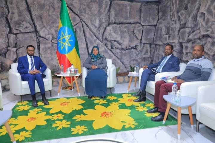 Wasiirka Shaqada iyo Arrimaha Bulshada XFS oo arrimo muhiim ah kala hadlay dhiggiisa Itoobiya