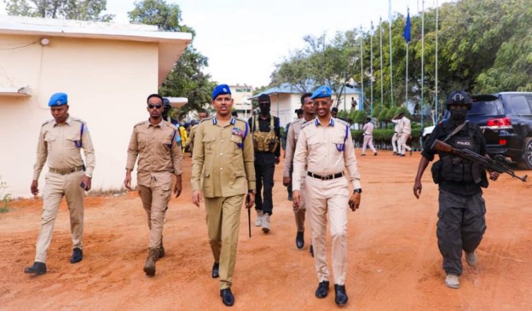 Taliyaha Ciidanka Booliska oo kormeeray xarunta fadhiga Ciidanka gaarka ah ee Goodir