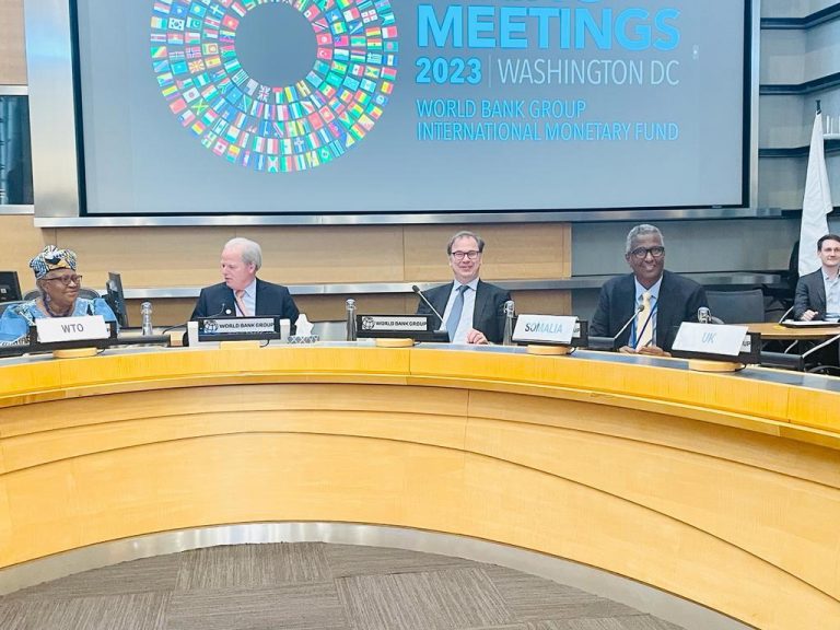 C/raxmaan C/shakuur oo ka qeyb galay dood la xariirta sidii xal loogu heli lahaa Sugnaanta Cuntada {SAWIRRO}