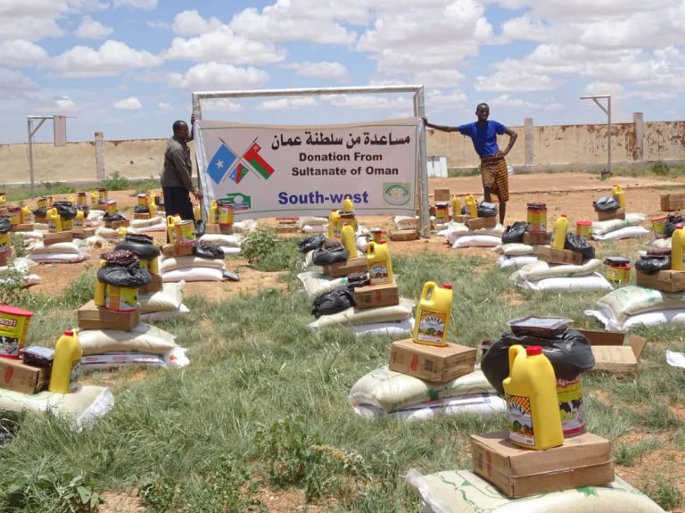 Qoysas dan yar oo la gaarsiiyay deeq raashiin ah