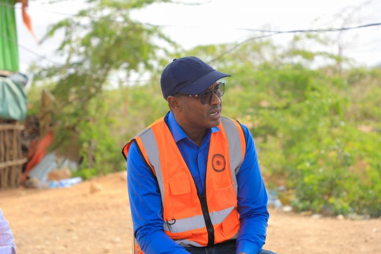 Guddoomiyaha hay’adda maareynta musiibooyinka qaranka Soomaaliyeed [sodma] ayaa maanta magaalada baladweyne kula kulmey gudoomiyaha gobalka hiiraan