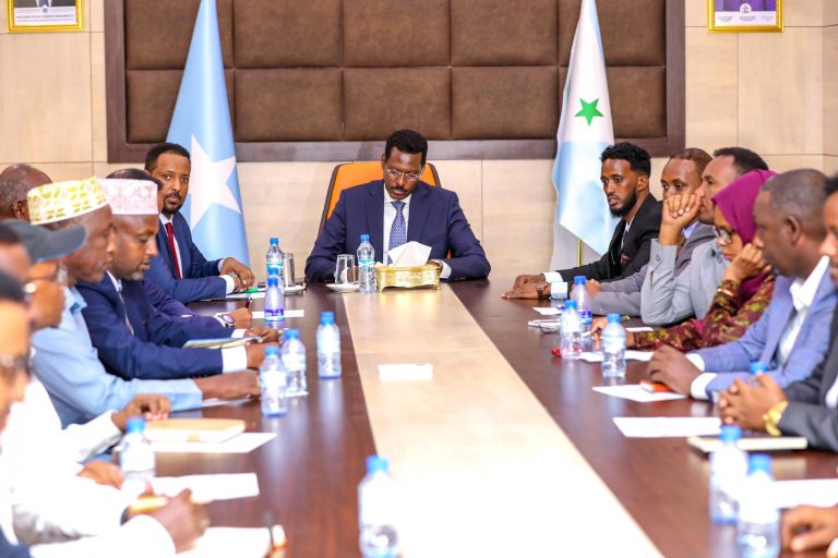Madaxweynaha Galmudug oo guddoomiyay shirka golaha wasiirada.