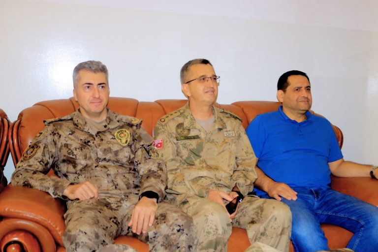 Wafdi saraakiil ah oo ka socda Booliiska Turkiga oo Muqdisho lagu soo dhaweeyay.