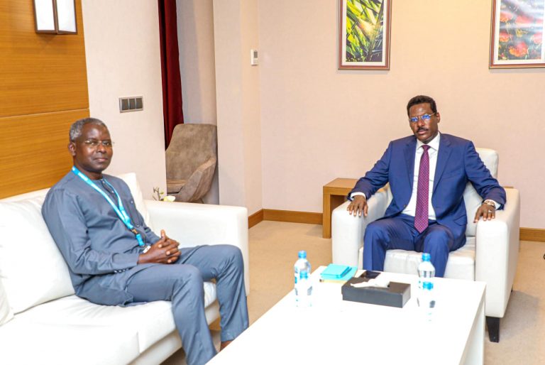 madaxweynaha dowladda galmudug oo la kulmey u qaabilsanaha UNHCR ee soomaaliya