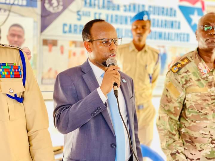 Wasiirka Caafimaadka XFS oo kormeeray xarunta carruurta agoonta ciidanka Booliiska