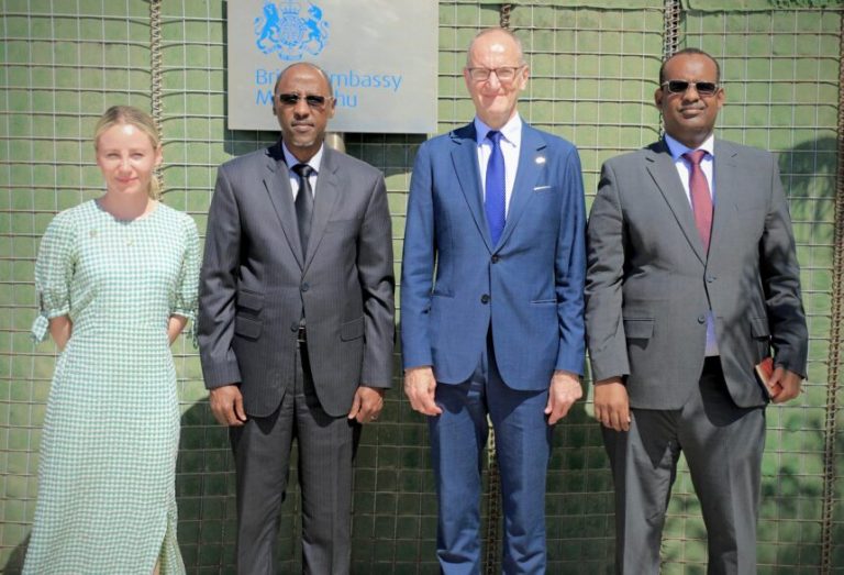 Ergayga gaarka ah ee Madaxweynaha JFS u qaabilsan arrimaha Somaliland oo kulan la yeeshay safiirka cusub ee dowladda UK ee Soomaaliya 
