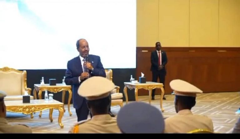 Madaxweynaha Dalka oo la kulmay Ciidamo Tababar ku qaadanaya Dalka Qatar