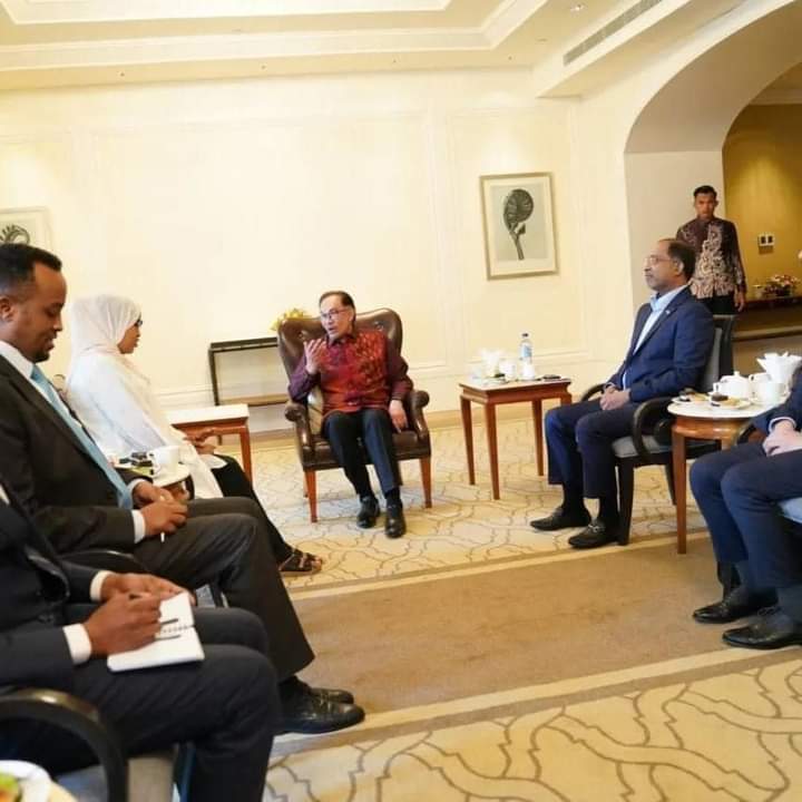 Wasiirka Wasaarada Gadiidka iyo Duulista hawada oo kulan Gaara la qadatay Ra’iisulwasaaraha Dalka Malaysia