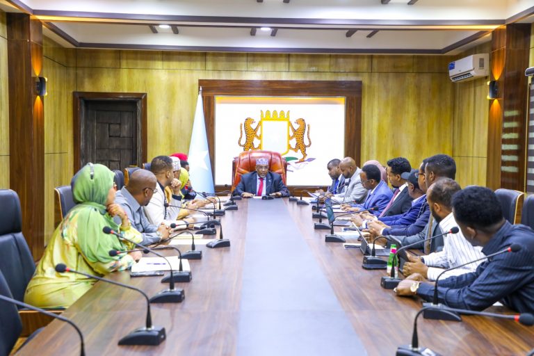 Guddoomiyaha Golaha Shacabka Sheekh Aadan Madoobe oo guddoomiyay Kulanka Guddiga Joogta aha ee golaha Shacabka