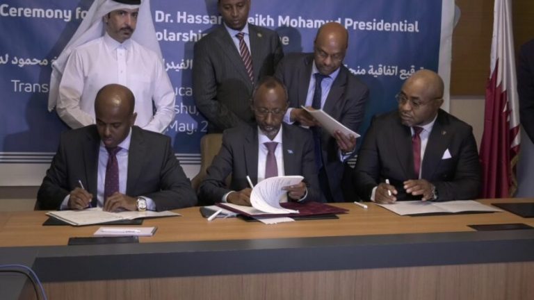 DOWLADDA QATAR IYO JAAMACADDA UPEACE OO SAXIIXDAY HESHIIS TAARIKHI AH OO LA XIRIIRA DEEQ WAXBARASHO OO HEERKA PHD.