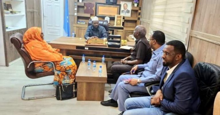 Wasiirka Awqaafta XFS oo qaabilay Wakiilo ka socday Ururrada Bulshada Rayidka