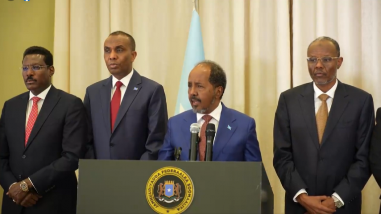 Madaxweyne Xasan Sheekh oo ku dhawaaqay in dalku u guuray doorasho qof iyo cod ah