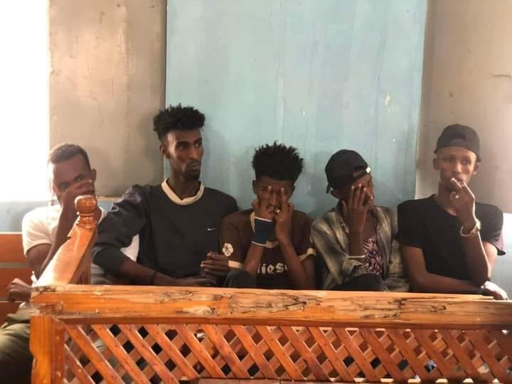 Maxkamadda gobolka Bari oo xukuntay shan dhallinyaro ah