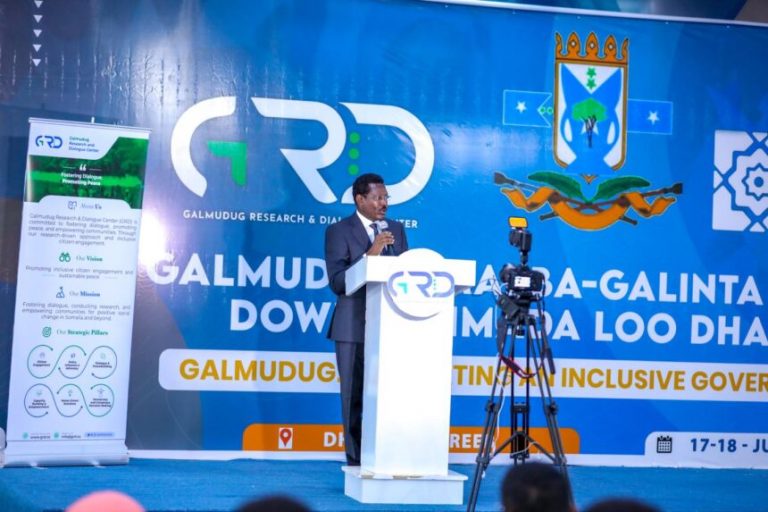 Madaxweynaha Galmudug oo soo xiray shir looga hadlayey hergalinta nimaadka Dowladnimada loo dhan yahay oo ka socday Dhuusamareeb