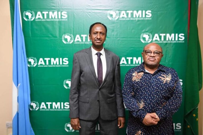 Wasiirka Amniga XFS oo kulan la qaatay Danjire Souef Mohamed El-Amine