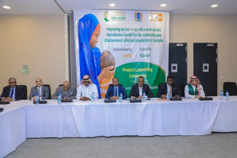 Wasiirka Caafimaadka XFS oo daahfuray mashruuc ku saabsan horumarinta Caafimaadka Hooyadda iyo Dhallaanka