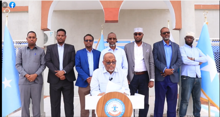 Wasiirka Waxbarashada XFS oo soo xiray shir u qabsoomay madaxda waxbarashada ee dalka