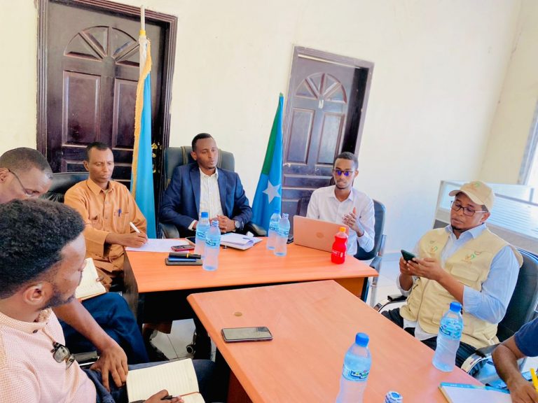 Gudoomiyaha degmada Buuloburte oo shir gudoomiyay kulan looga hadlayay fatahaadda Webiga Shabelle+Sawirro