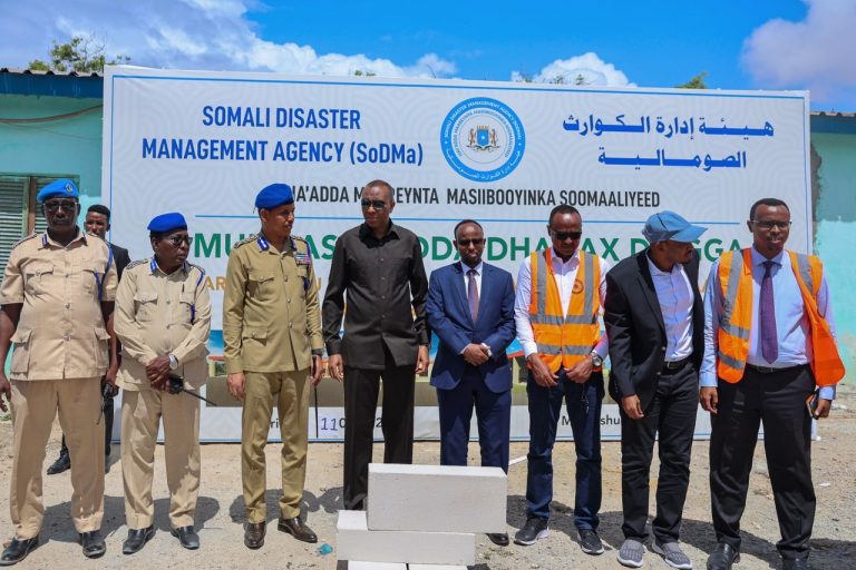 Ra’isul Wasaare Xamse oo dhagax dhigay xarunta gurmadka Deg-degga ee Isbitaal Madiino