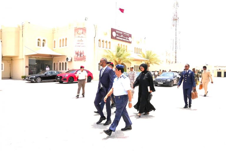 Wasiirka Gaashaandhigga Dalka oo booqday Xarumaha Ciidamada Qalabka Sida ee Dowladda Qatar.