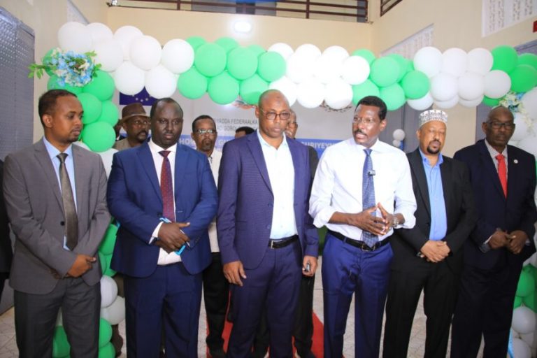 Madaxweyne Qoorqoor oo xariga ka jaray Laamiga Garoonka diyaaradaha Dhuusamareeb