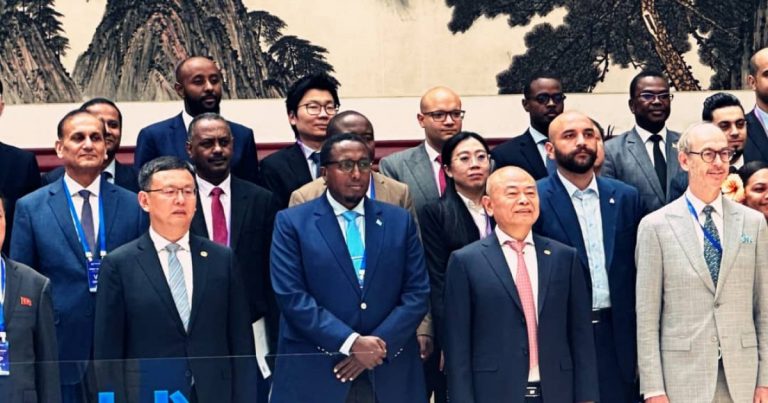 Safiirka JFS ee Shiinaha oo kullan muhiim ah kaga qeyb galay Beijing