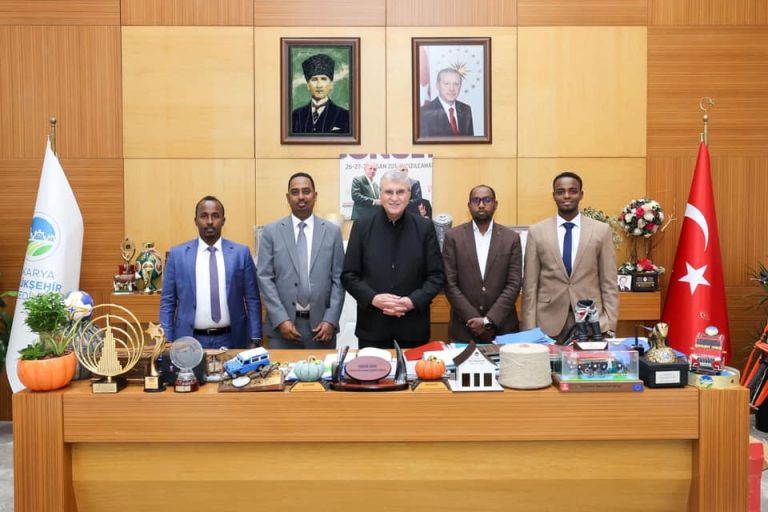 Maamulka gobolka Banaadir iyo Duqa Magaalada Sakarya ee Dalka Turkiga oo gaaray heshiis iskaashi