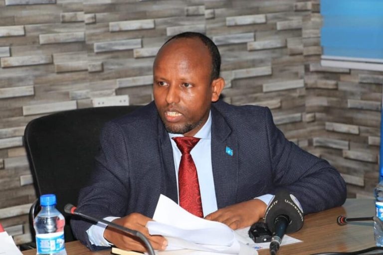 Wasiirka Caafimaadka oo hor tagay guddiga horumarinta adeegga bulshada ee Golaha Shacabka