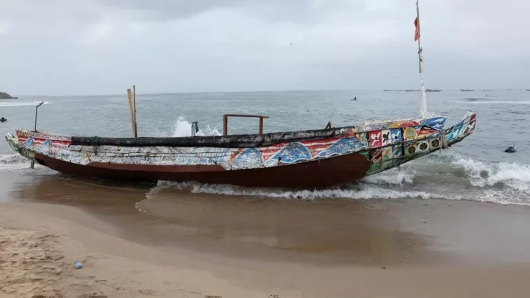 In ka badan 60 muhaajiriin ah ayaa laga cabsi qabaa in ay ku dhinteen badda u dhow xeebta Cape Verde