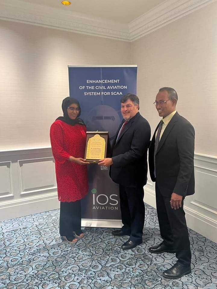 Wasiirka Wasaaradda Gadiidka oo Shahaado Sharaf Guddoonsiisay Agaasimaha Hay’ada (ICAO)