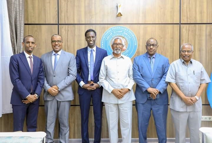 Guddoomiyaha Aqalka Sare ee Baarlamaanka ayaa maanta xafiiskiisa ku qaabilay Lataliyaha Dimuqraadiyadda iyo Xuquuqul Iinsaanka