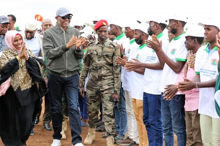 Madaxweynaha Koonfur Galbeed ayaa goordhow Safar Shaqo kuso gaaray Degmada Buur-Hakaba