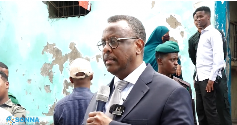 Gudaha Wararka Wasiirka Cadaaladda XFS” Ma jiraan Maxaabiis Roman ah oo 10 sano ku xiran Xabsiga dhexe”.