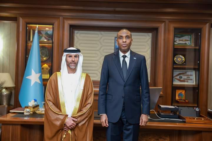 Ra”iisul wasaaraha XFS oo Xafiiskiisa ku qaabilay Danjiraha UAE u Fadhiya Muqdisho